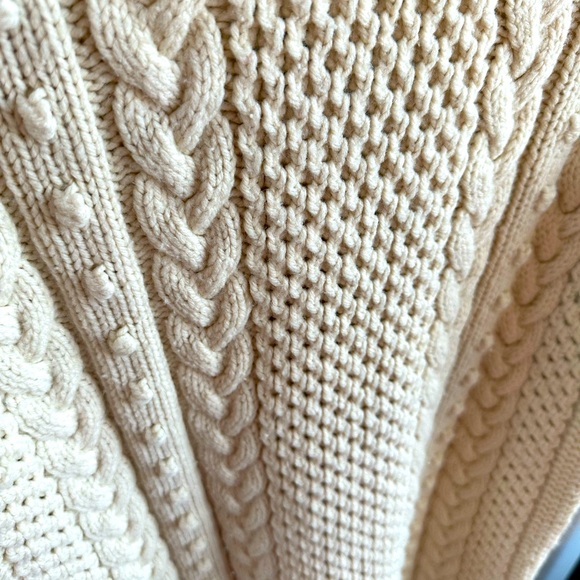 Cable knit cardigan button front design sweater Size M - Picture 5 of 5